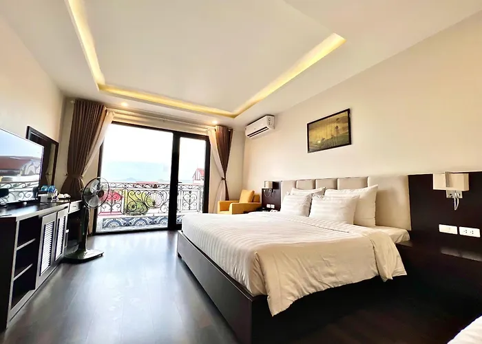 Paragon Noi Bai Hotel & Pool